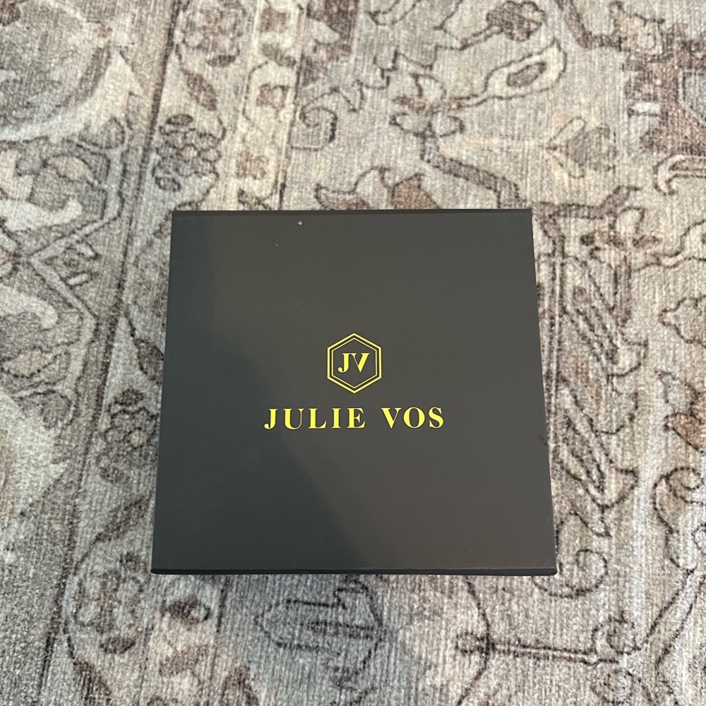 BRAND NEW/NEVER WORN Julie Vos Savannah Cuff bracelet